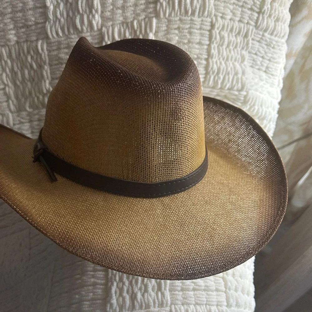 Stylish Brown Cowboy Hat, New, never worn. - Picture 4 of 6